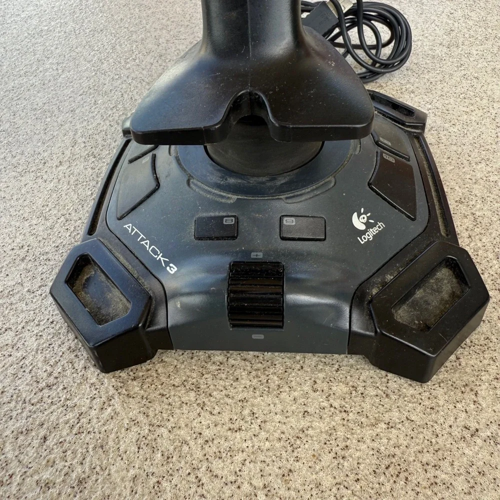 Logitech Attack 3 Gaming Joystick - Flight Simulator / PC